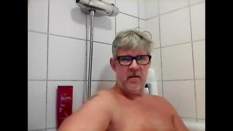 baggelina75 online show from 12.10.24