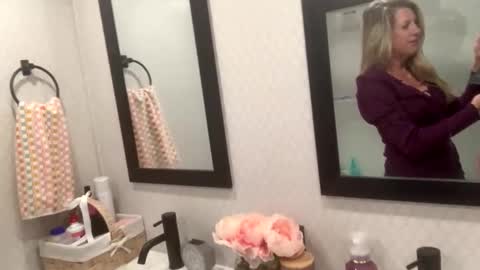 Snapshot of baingram1 chatting on 01.01.25 Happy Girl online show from 01.01.25