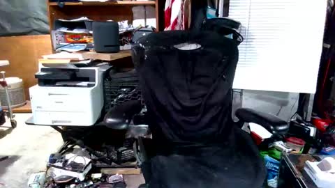 Snapshot of balddickstroking chatting on 10.29.25 balddickstroking online show from 10.29.25