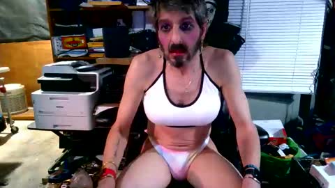 Snapshot of balddickstroking chatting on 11.17.25 balddickstroking online show from 11.17.25