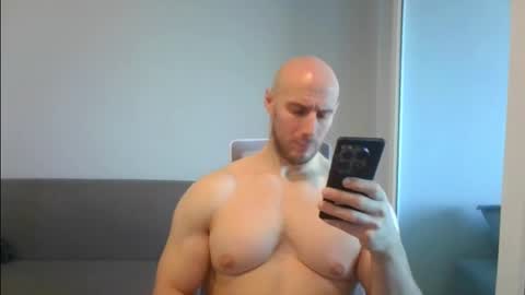 Snapshot of baldyboyy chatting on 01.09.25 baldyboyy online show from 01.09.25
