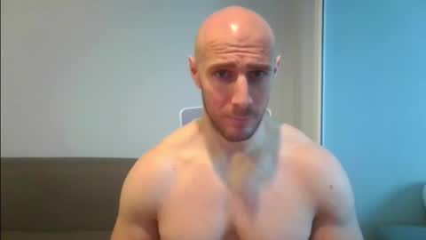 Snapshot of baldyboyy chatting on 01.12.25 baldyboyy online show from 01.12.25
