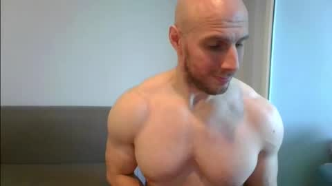 Snapshot of baldyboyy chatting on 02.09.25 baldyboyy online show from 02.09.25