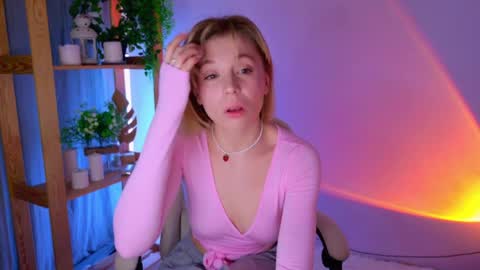 Elly online show from 04.10.26