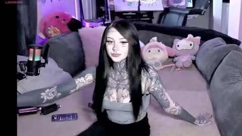 Snapshot of bambitatted chatting on 04.22.26 bambitatted online show from 04.22.26