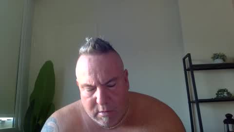 Snapshot of banana5289 chatting on 10.17.25 banana5289 online show from 10.17.25