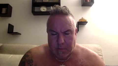 Snapshot of banana5289 chatting on 10.31.25 banana5289 online show from 10.31.25