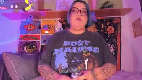 Snapshot of banana__squirt chatting on 10.21.25 Ana online show from 10.21.25