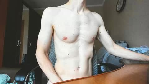 Snapshot of banana_skinny_boy chatting on 02.05.25 BananaBoy online show from 02.05.25