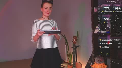 Snapshot of bananya_kitty chatting on 12.02.24 Ellen and online show from 12.02.24