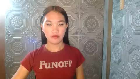 Snapshot of baninay810654 chatting on 09.28.25 baninay810654 online show from 09.28.25