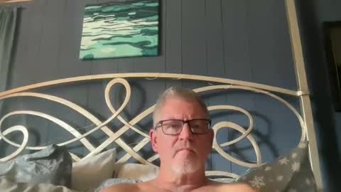 Snapshot of bapeter218 chatting on 12.19.25 bapeter218 online show from 12.19.25