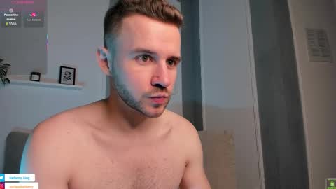 Snapshot of barberryx chatting on 11.06.25 ENRIQUE online show from 11.06.25