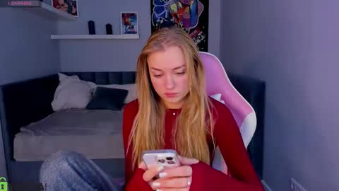 Snapshot of barbie_lis chatting on 11.04.25 LisGTM2 Mon-Thu Sat 0100am-0700am online show from 11.04.25