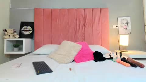 Barbie lorens online show from 08.04.26