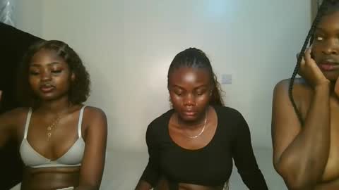 queen online show from 10.20.25