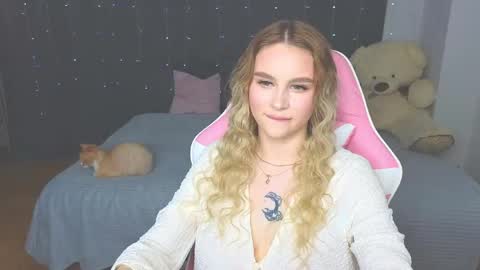 Snapshot of barbieee_doll chatting on 05.11.26 Eva online show from 05.11.26