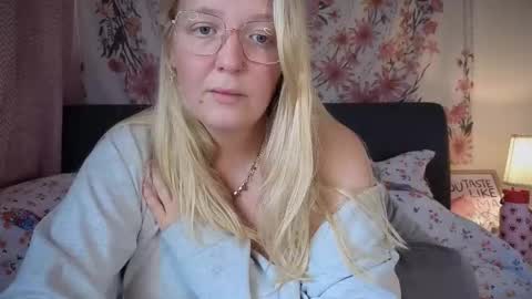 barbiegirl966 online show from 09.16.25