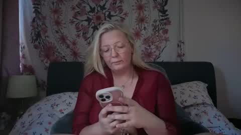 Snapshot of barbiegirl966 chatting on 05.25.26 barbiegirl966 online show from 05.25.26