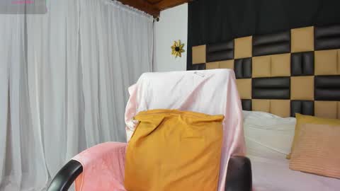 Snapshot of barbiekano chatting on 10.17.25 barbiekano online show from 10.17.25