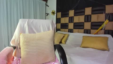 Snapshot of barbiekano chatting on 11.02.25 barbiekano online show from 11.02.25