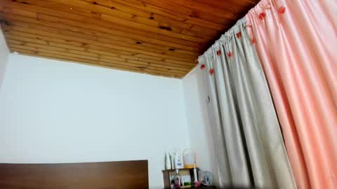Snapshot of barbielatinass chatting on 03.05.25 Sarashy online show from 03.05.25