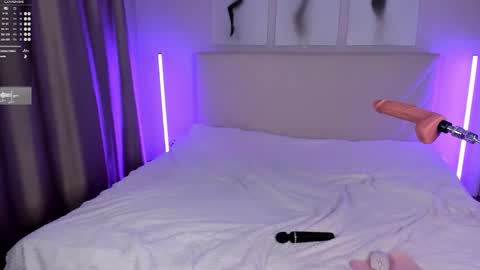 Snapshot of barbielina_ chatting on 10.06.25 Emma online show from 10.06.25