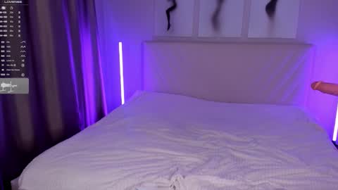 Snapshot of barbielina_ chatting on 10.11.25 Emma online show from 10.11.25