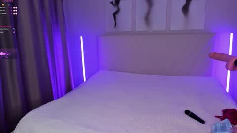 Snapshot of barbielina_ chatting on 10.19.25 Emma online show from 10.19.25