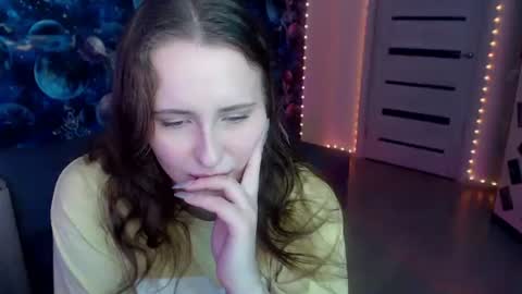 Snapshot of barbiepie chatting on 11.08.25 barbiepie online show from 11.08.25