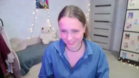 Snapshot of barbiepie chatting on 11.19.25 barbiepie online show from 11.19.25