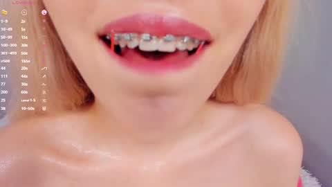Mia online show from 06.12.26
