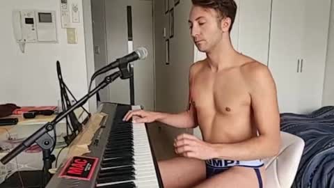 Snapshot of barebritpianist chatting on 10.13.25 BareBritPianist online show from 10.13.25