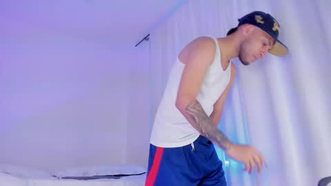 Snapshot of barrymichaels chatting on 10.10.25 Bruce online show from 10.10.25