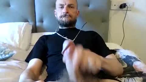 Snapshot of basiccamguy chatting on 09.25.25 basiccamguy online show from 09.25.25