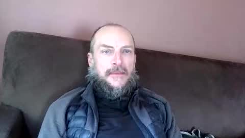 Snapshot of basiccamguy chatting on 04.28.26 basiccamguy online show from 04.28.26