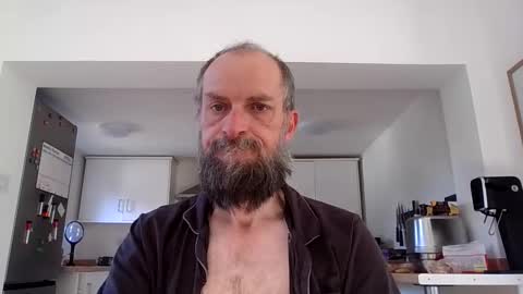 Snapshot of basiccamguy chatting on 05.26.26 basiccamguy online show from 05.26.26