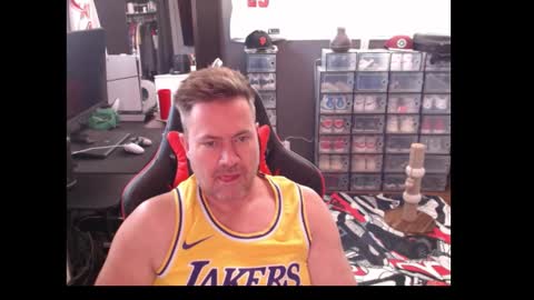 Snapshot of basketballjerseygang chatting on 11.24.25 Jordan online show from 11.24.25