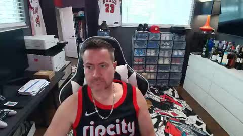 Snapshot of basketballjerseygang chatting on 01.08.26 Jordan online show from 01.08.26