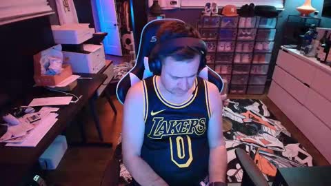 Snapshot of basketballjerseygang chatting on 02.02.26 Jordan online show from 02.02.26