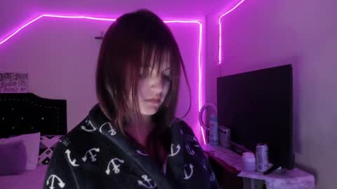 Snapshot of bastet_111 chatting on 12.24.24 . 111 online show from 12.24.24