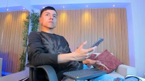 Basthiian online show from 12.02.25