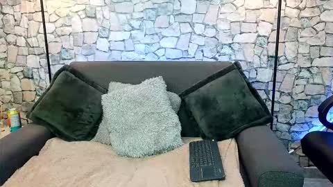 Snapshot of bastiaan_28 chatting on 11.21.25 Bastian online show from 11.21.25