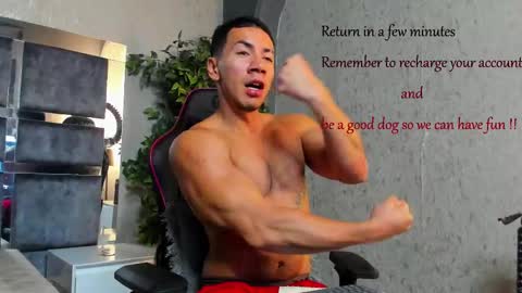 Snapshot of bastian_franco01 chatting on 10.10.25 Bastian Independent Model online show from 10.10.25