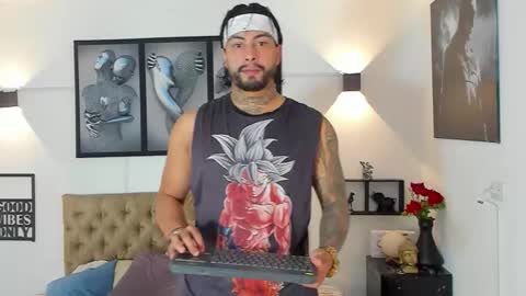 Snapshot of bastian_jones1 chatting on 10.06.25 bastian_jones1 online show from 10.06.25