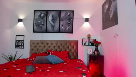 Snapshot of bastian_jones1 chatting on 10.31.25 bastian_jones1 online show from 10.31.25