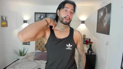 Snapshot of bastian_jones1 chatting on 11.06.25 bastian_jones1 online show from 11.06.25