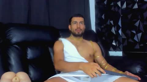 Snapshot of bastian_ruiz chatting on 02.20.25 bastian online show from 02.20.25