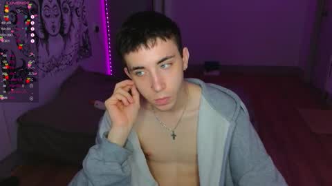 Snapshot of batarol0 chatting on 10.21.25 mett online show from 10.21.25