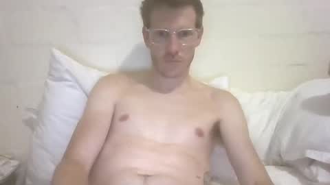 Snapshot of battyb1 chatting on 11.09.25 battyb1 online show from 11.09.25